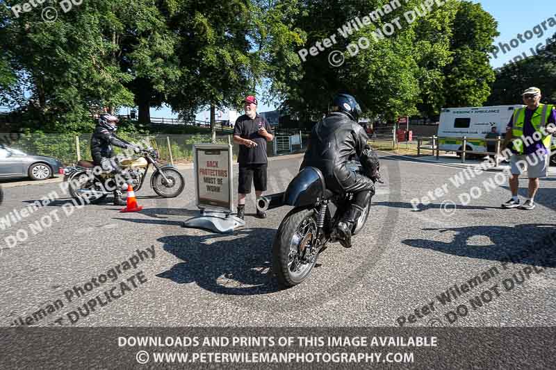 cadwell park;cadwell park photographs;cadwell trackday photographs;enduro digital images;event digital images;eventdigitalimages;peter wileman photography;racing digital images;trackday digital images;trackday photos